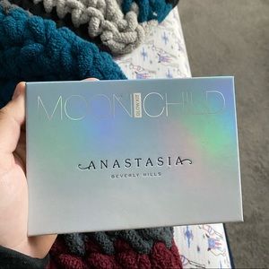 Anastasia Moonchild glow kit